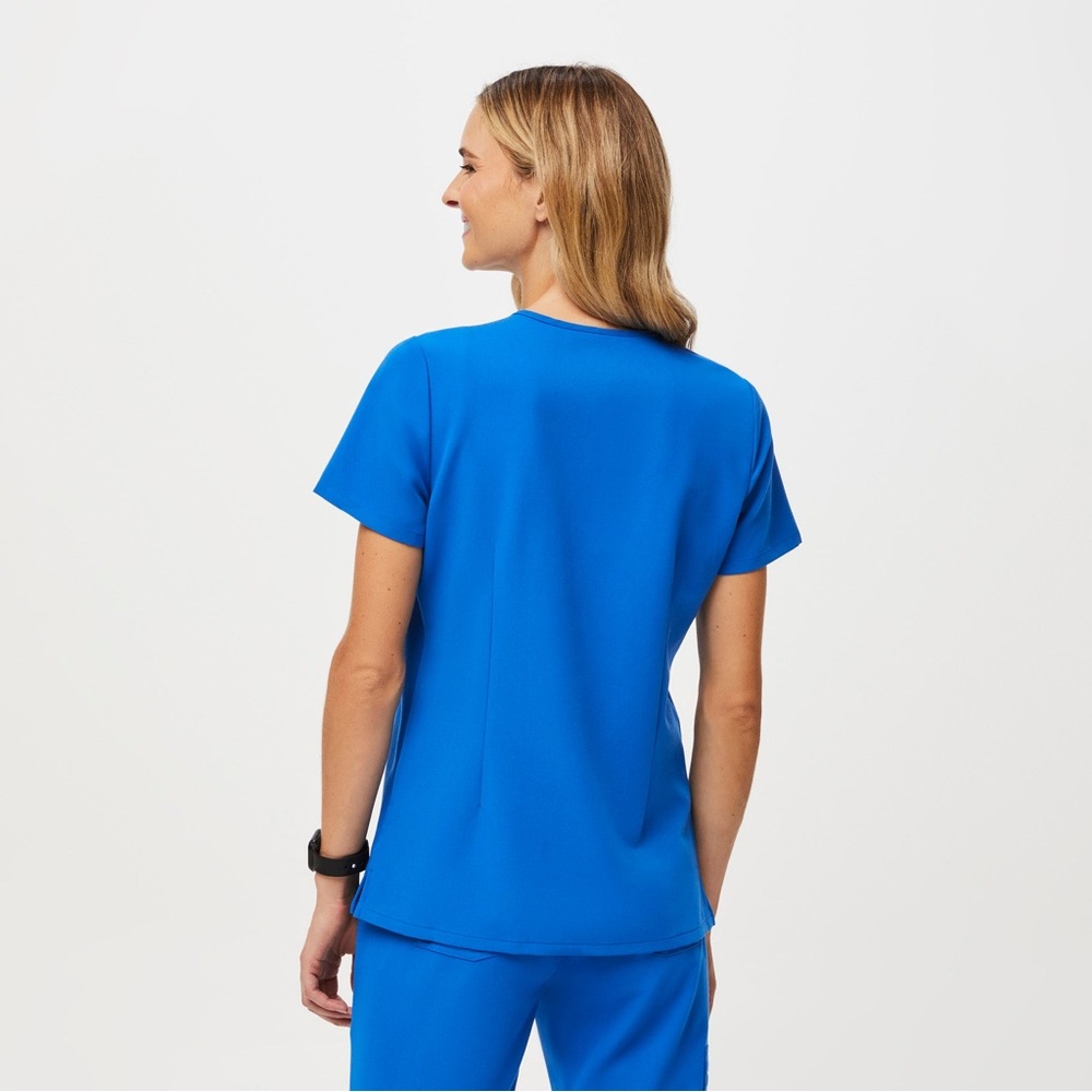 2 Figs Catarina Two-Pocket Scrub Tops. XS. - Picture 9 of 10